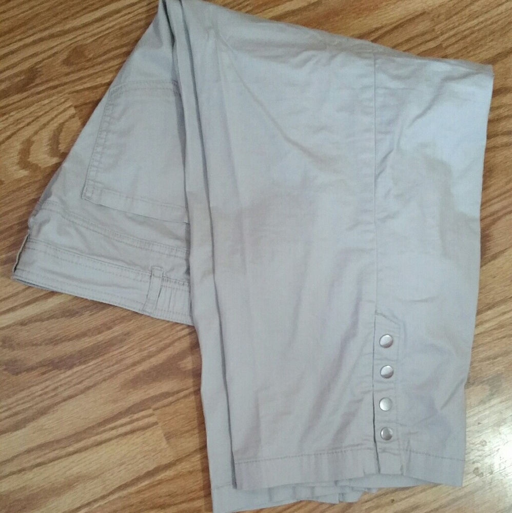 Capri pants
